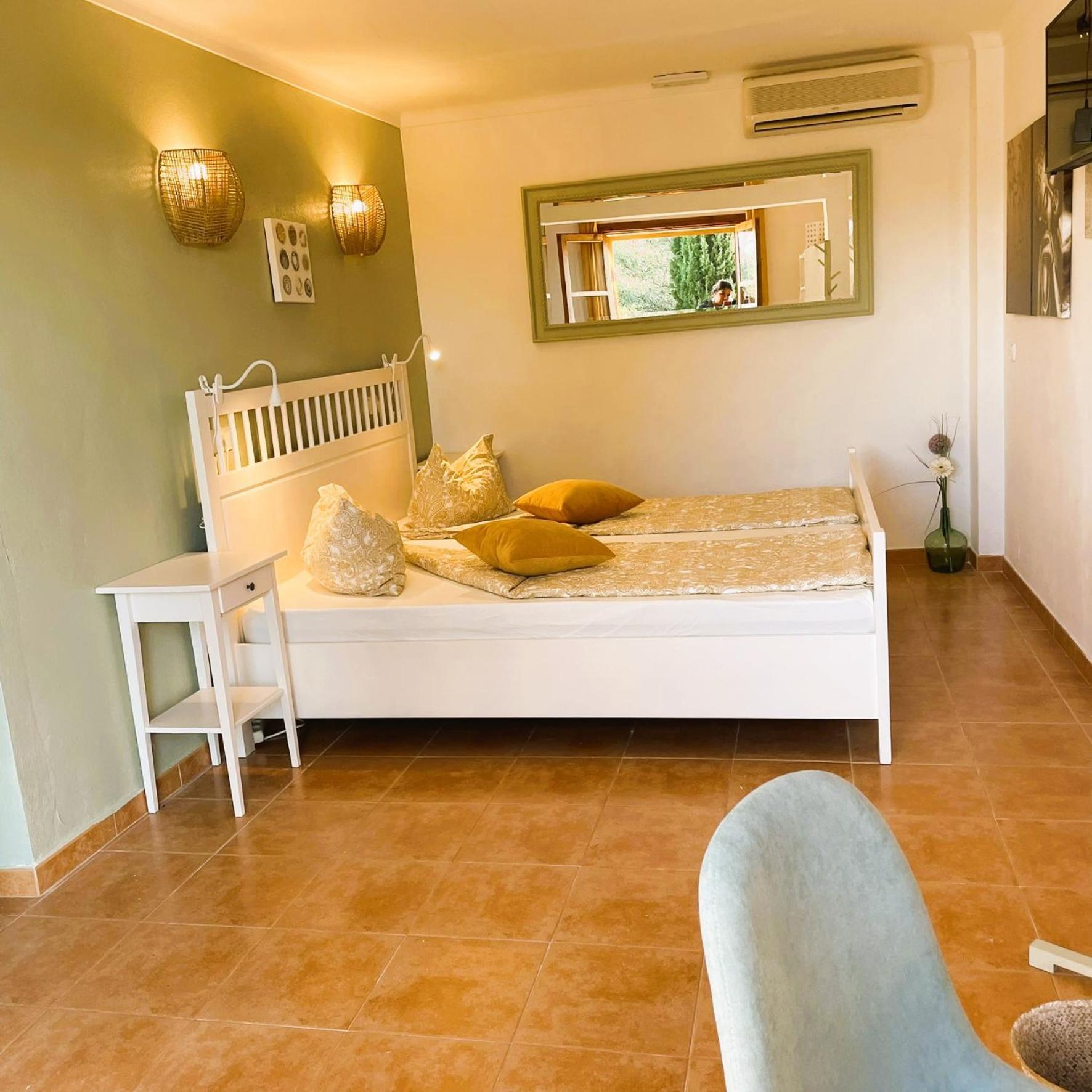 Agroturismo S Hort De Can Carrio Ag226 Ses Salines  Exteriör bild